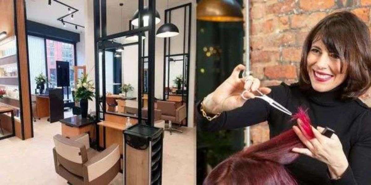 Is it Rude Not to Tip Hairdressers in the UK?