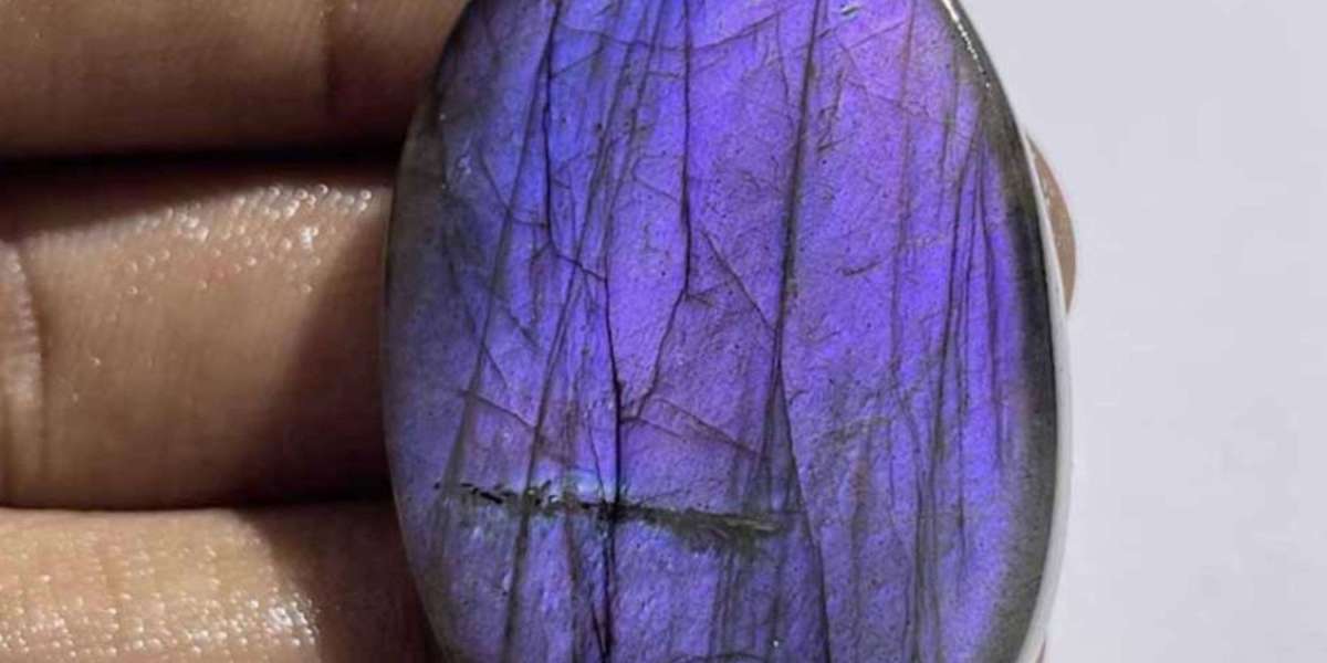 Top Benefits of Wearing Labradorite Stone Jewelry